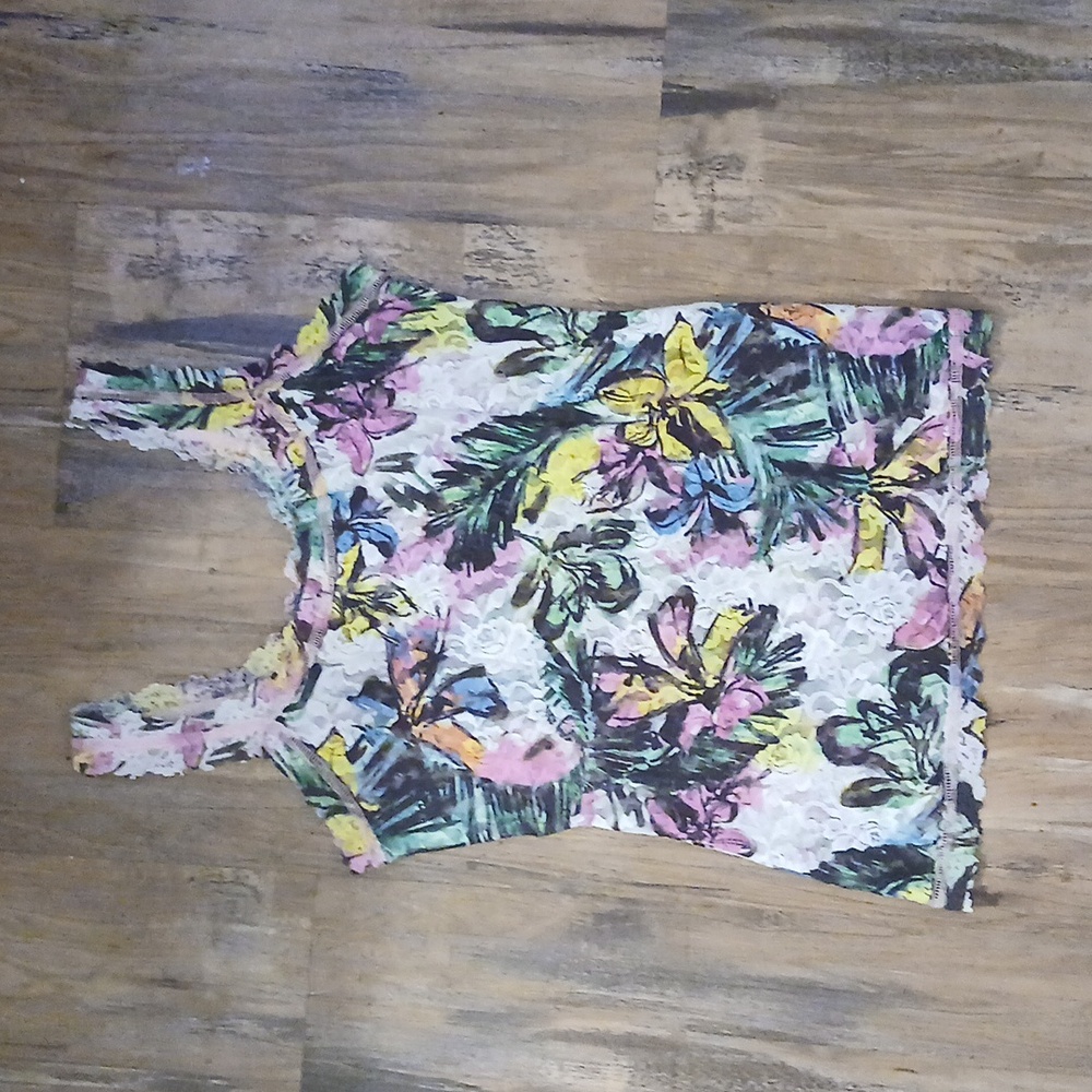 NWOT Hanky Panky Multicolor Floral Signature Lace Camisole. Medium.